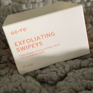 GO-TO Exfoliating Swipeys 50ct new!